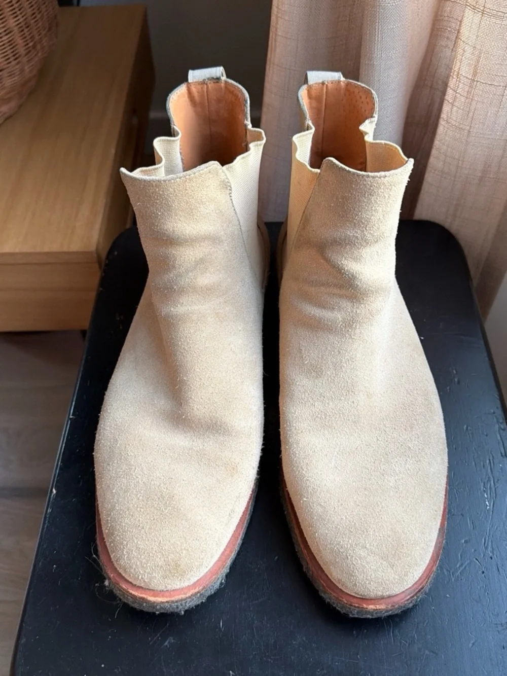 Suede Chukka Boots in Light Beige